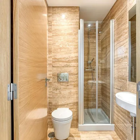 Modern With Pool And Barbecue, Cleaning Included Holiday home Salir de Porto