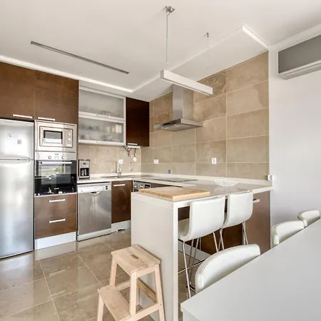 Holiday home Modern With Pool And Barbecue, Cleaning Included